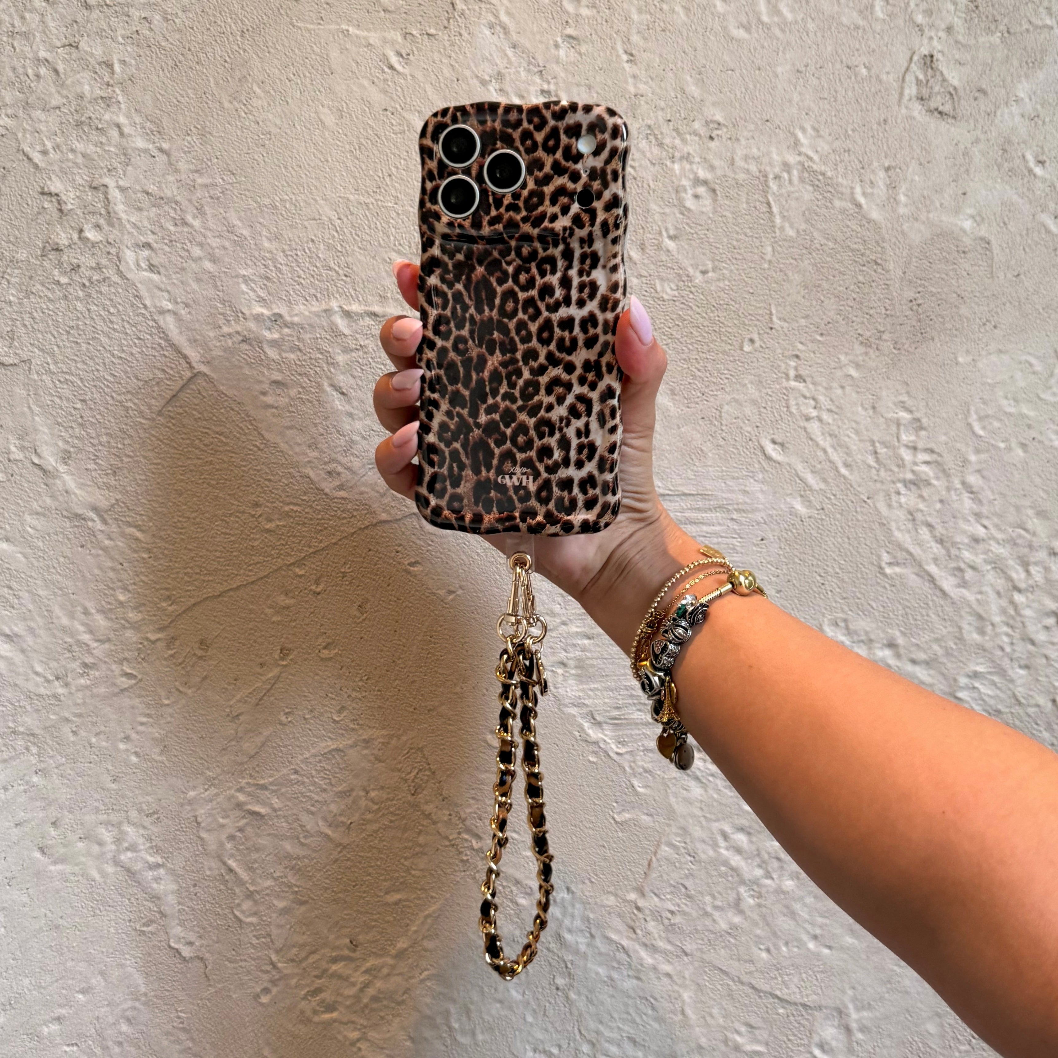 Wavy Case Wild Soul - Classic Chain Cord (short) - iPhone 16 Plus