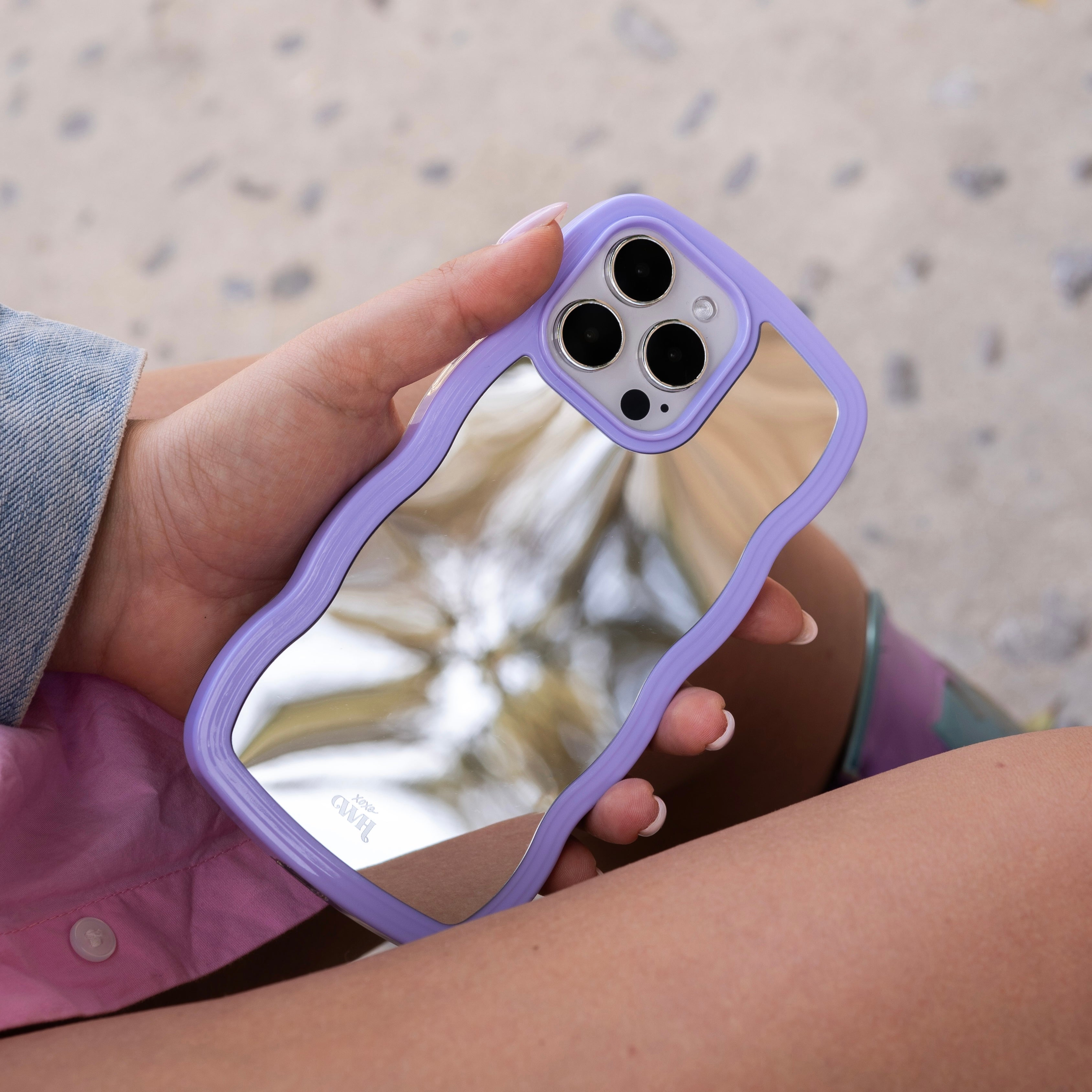 xoxo Wildhearts - Wavy mirror case Lilac - iPhone 15