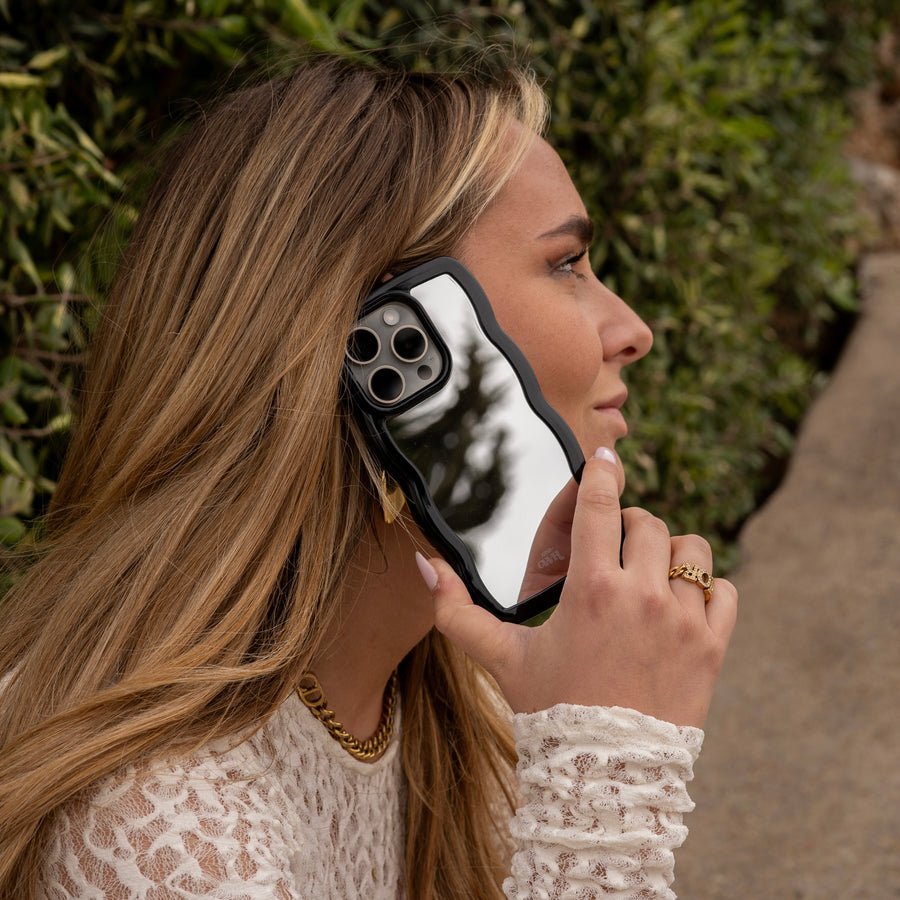 xoxo Wildhearts - Wavy mirror case Black - iPhone 15