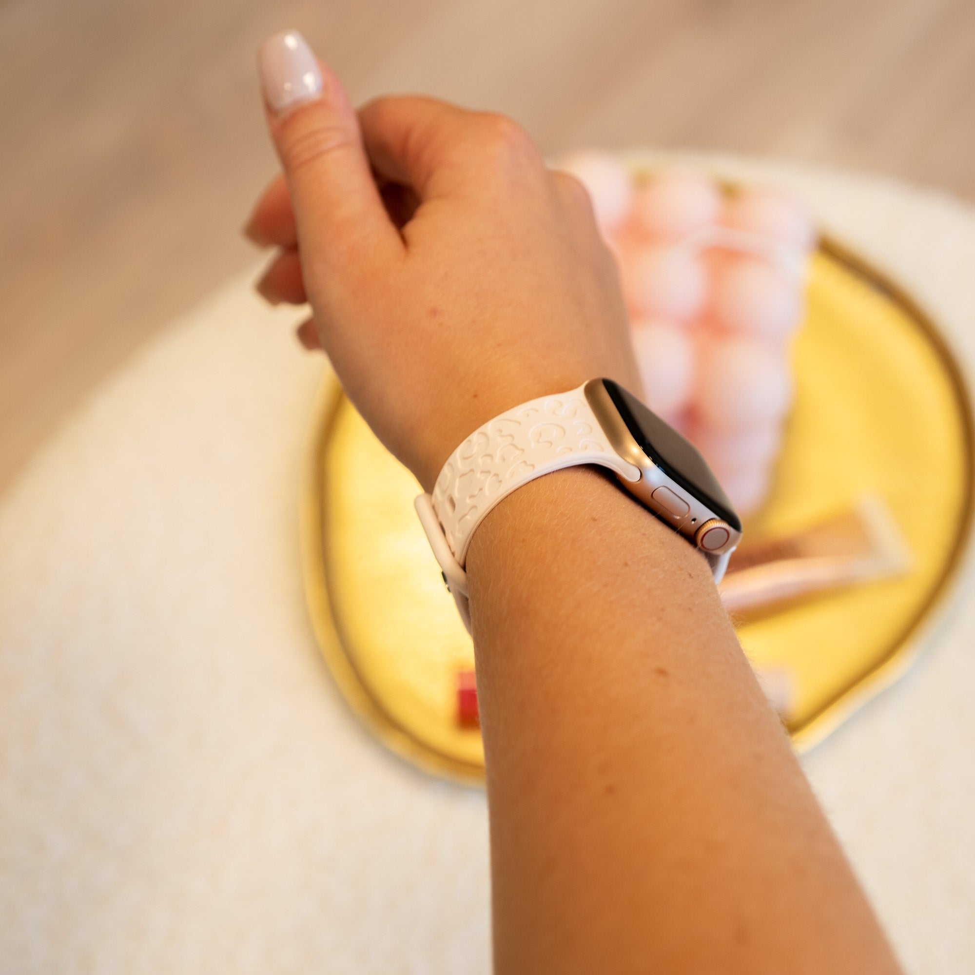 xoxo Wildhearts - Apple Watch siliconen bandje Leopard Print - light pink - 38/40/41/42mm