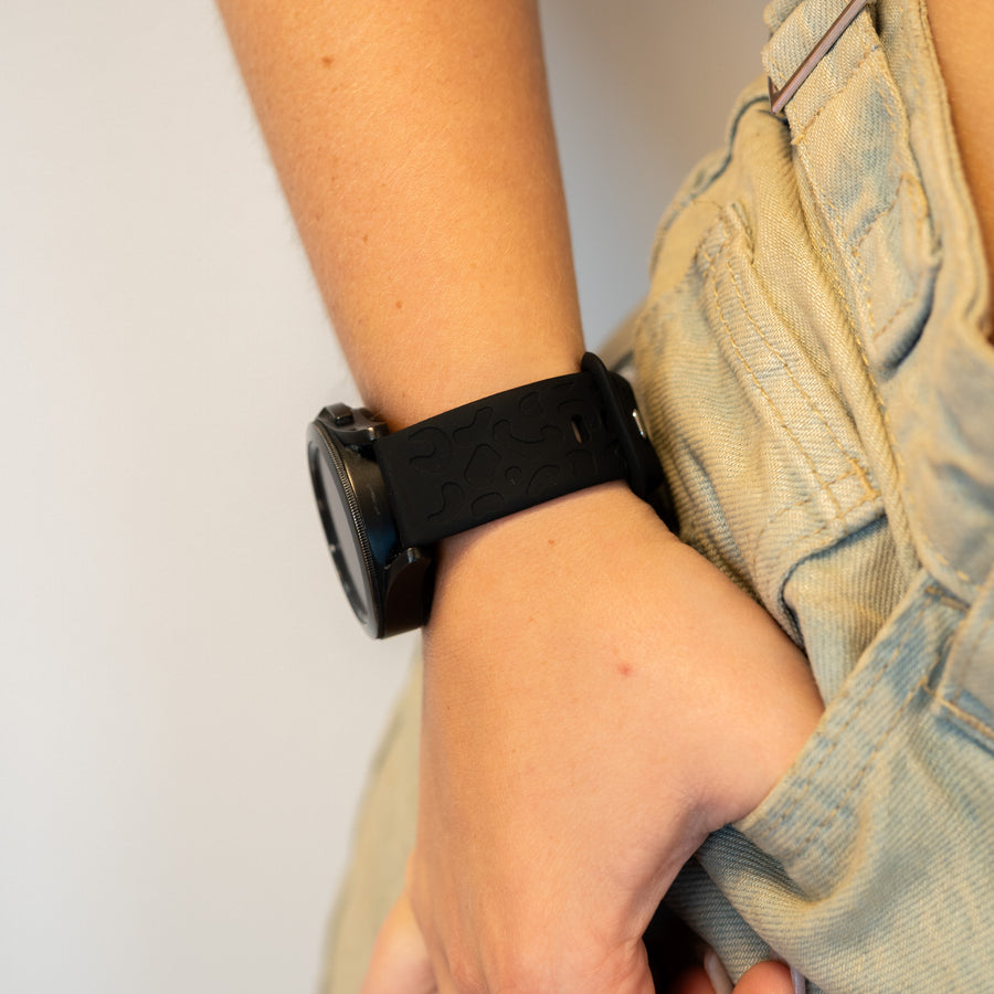 xoxo Wildhearts - Amazfit GTR 42mm siliconen bandje Leopard Print - black