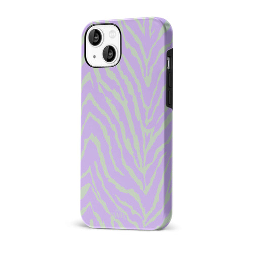 Glossy Main Character iPhone 15 Plus hoesje met lila en lichtgroen zebra design.