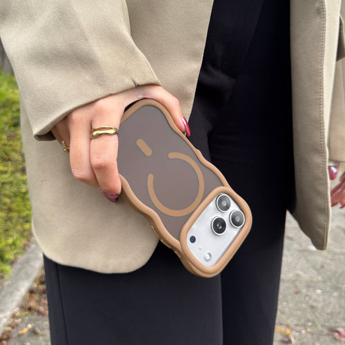 xoxo Wildhearts Matte Wavy Case MagSafe Brown - iPhone 17