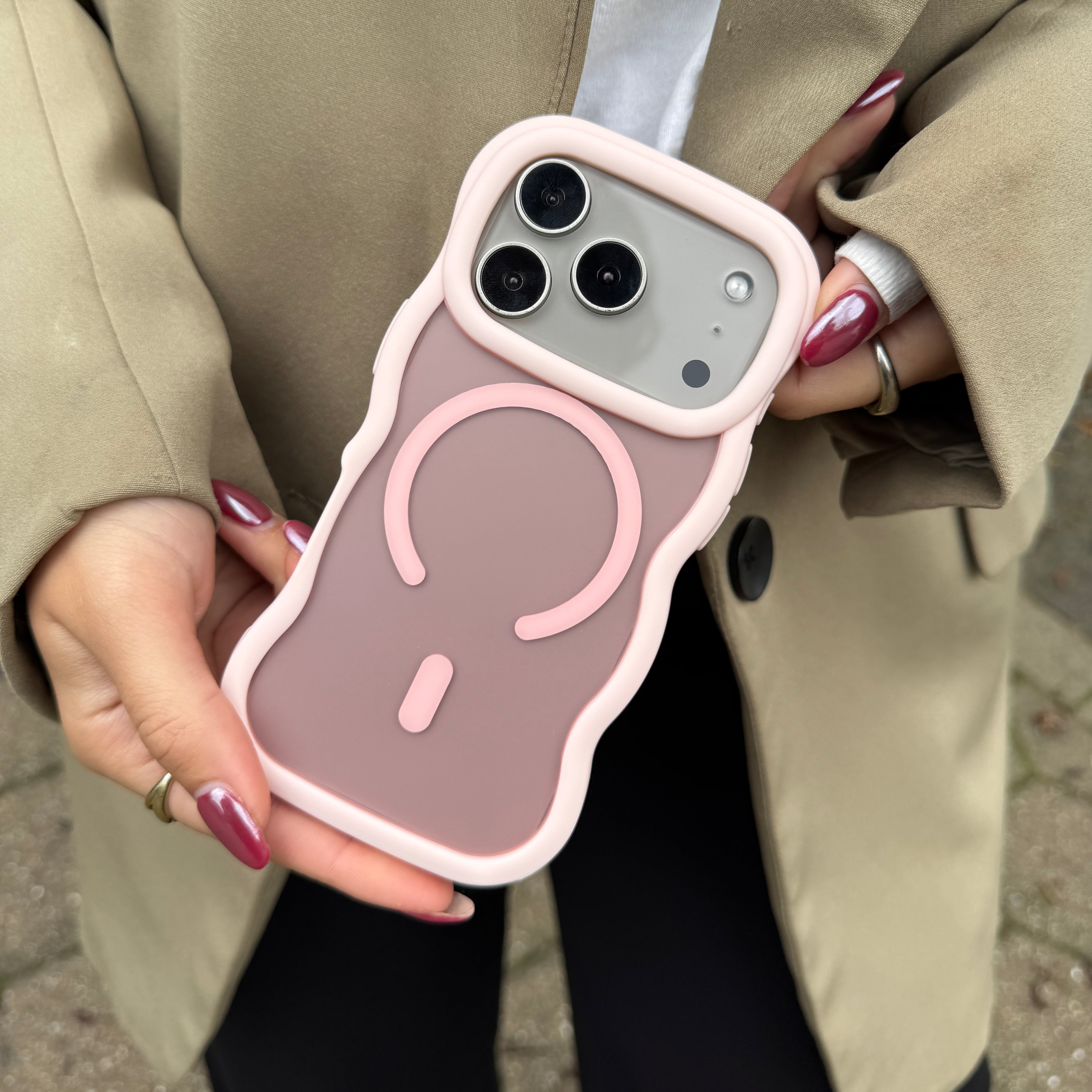 Matte Wavy Case MagSafe Pink