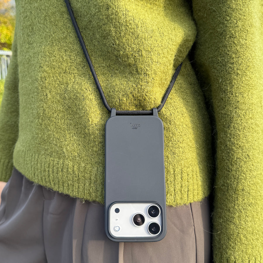 Silicone Cord Case Black - iPhone 17