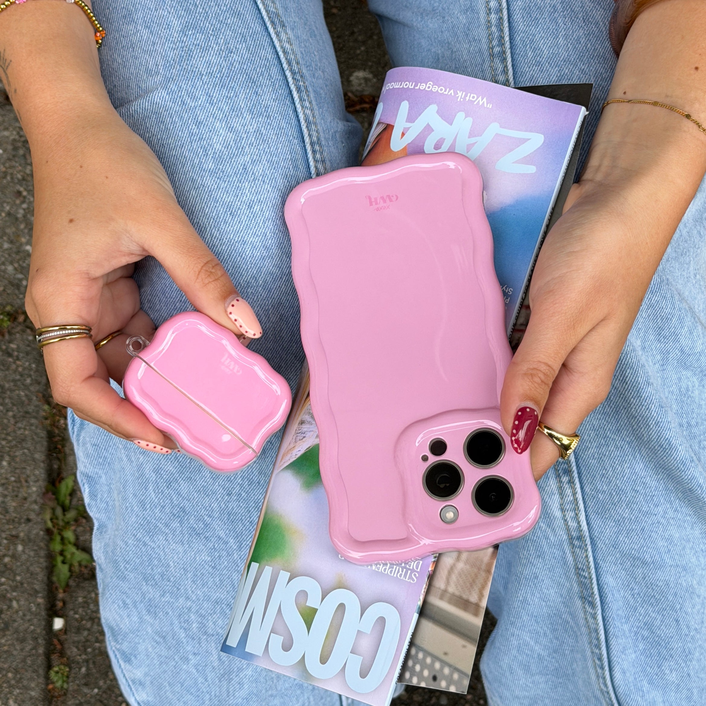 Glossy Wavy Case Bubble Blush - iPhone 15 Pro