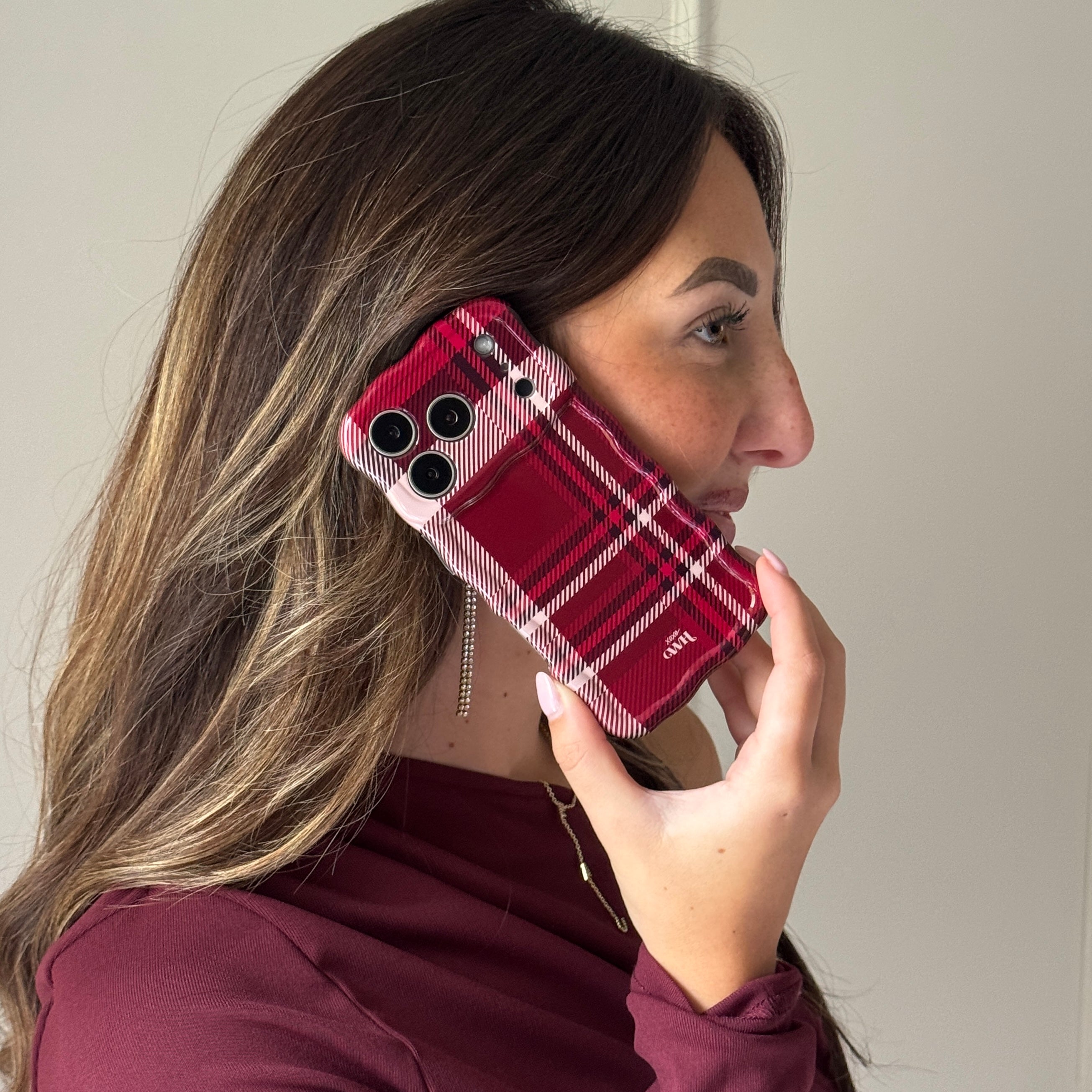 Glossy Wavy Case Winter Nights