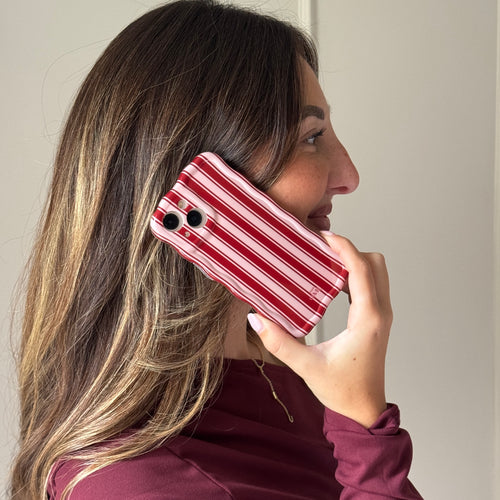 xoxo Wildhearts Glossy Wavy Case Cozy Affair (Burgundy) - iPhone 14