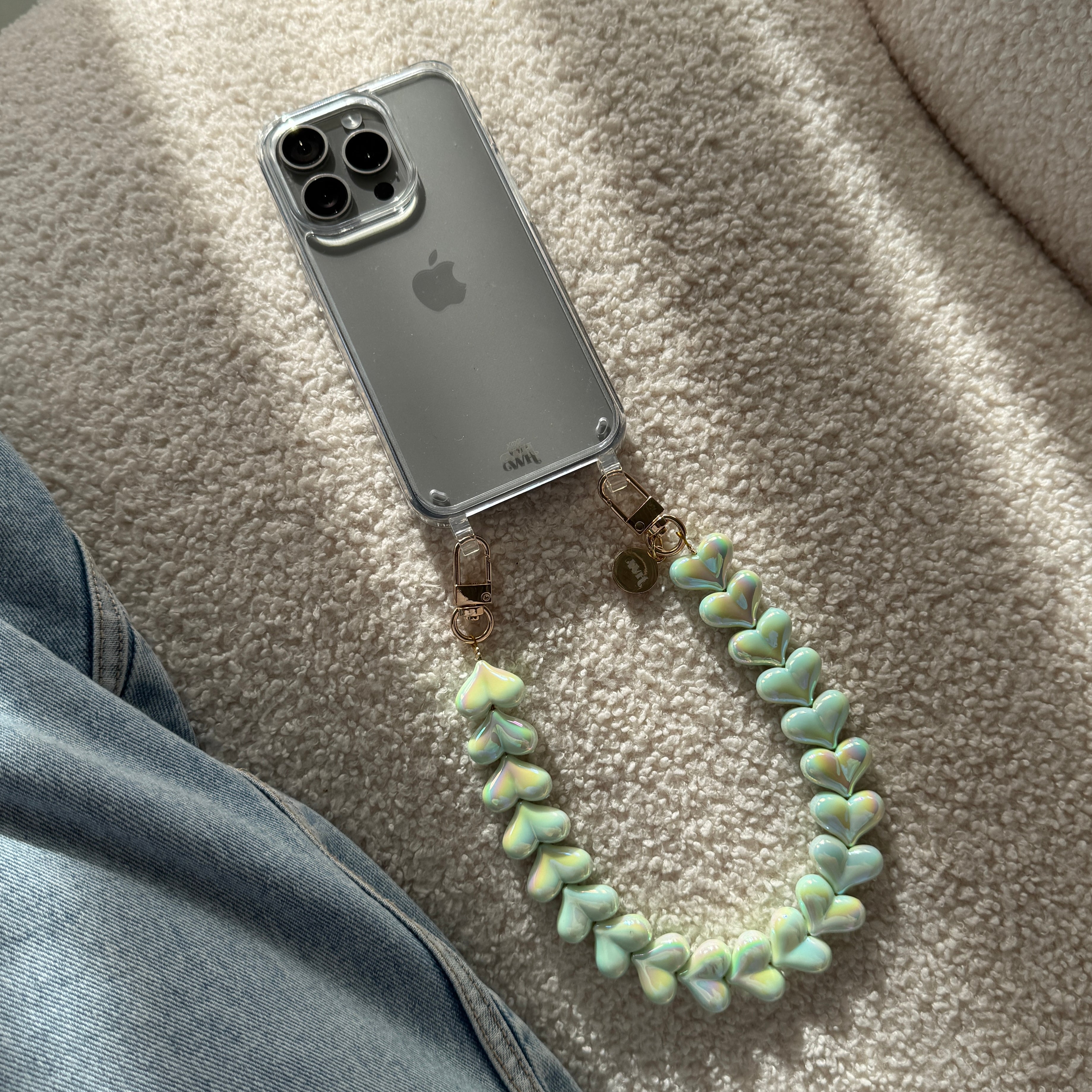 xoxo Wildhearts iPhone 16 Pro - Funky Hearts (Green Metallic) Transparant Cord Case