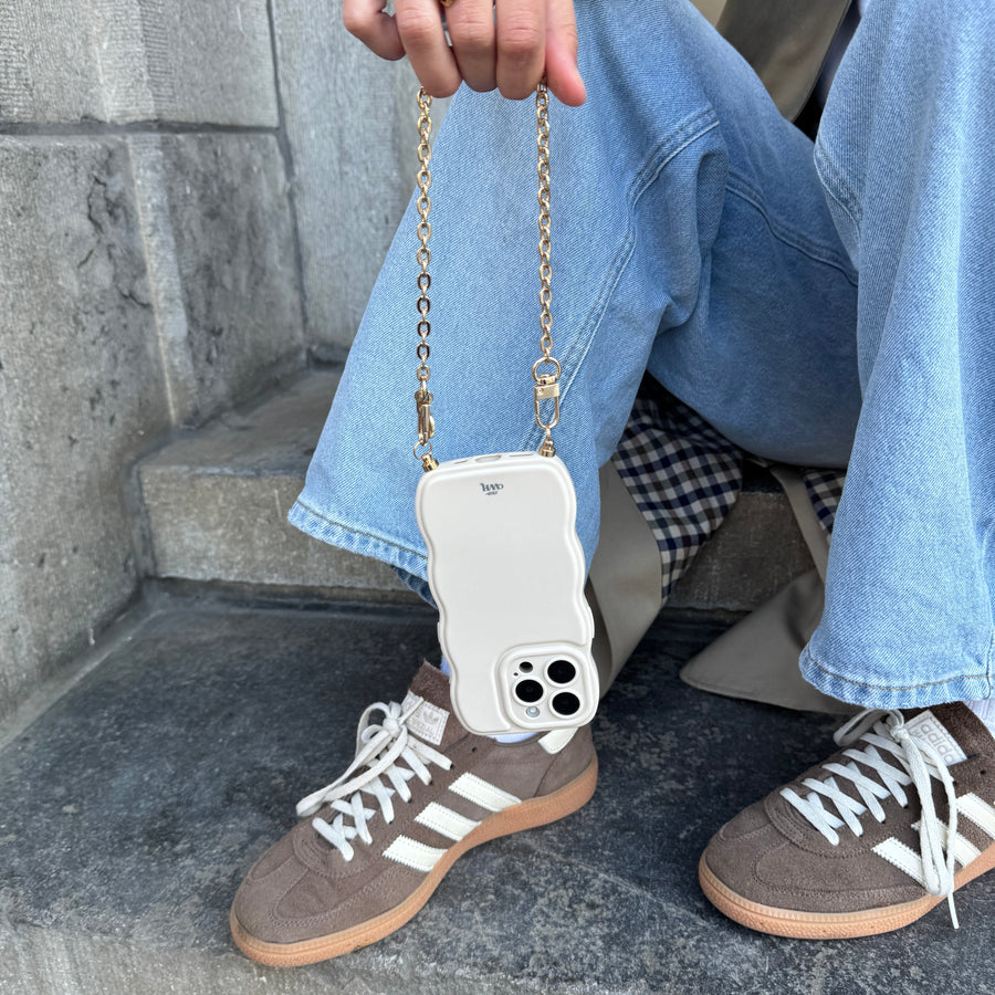 Glossy Wavy Cord Case Beige - Dreamy (short) - iPhone 17 Air