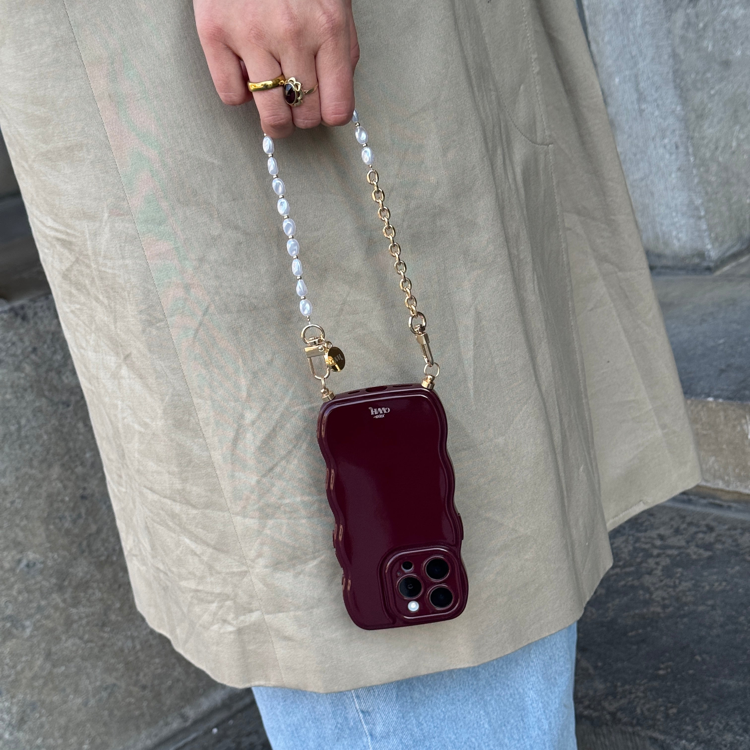 xoxo Wildhearts Glossy Wavy Cord Case Burgundy - Over The Moon (short) - iPhone 16 Pro Max