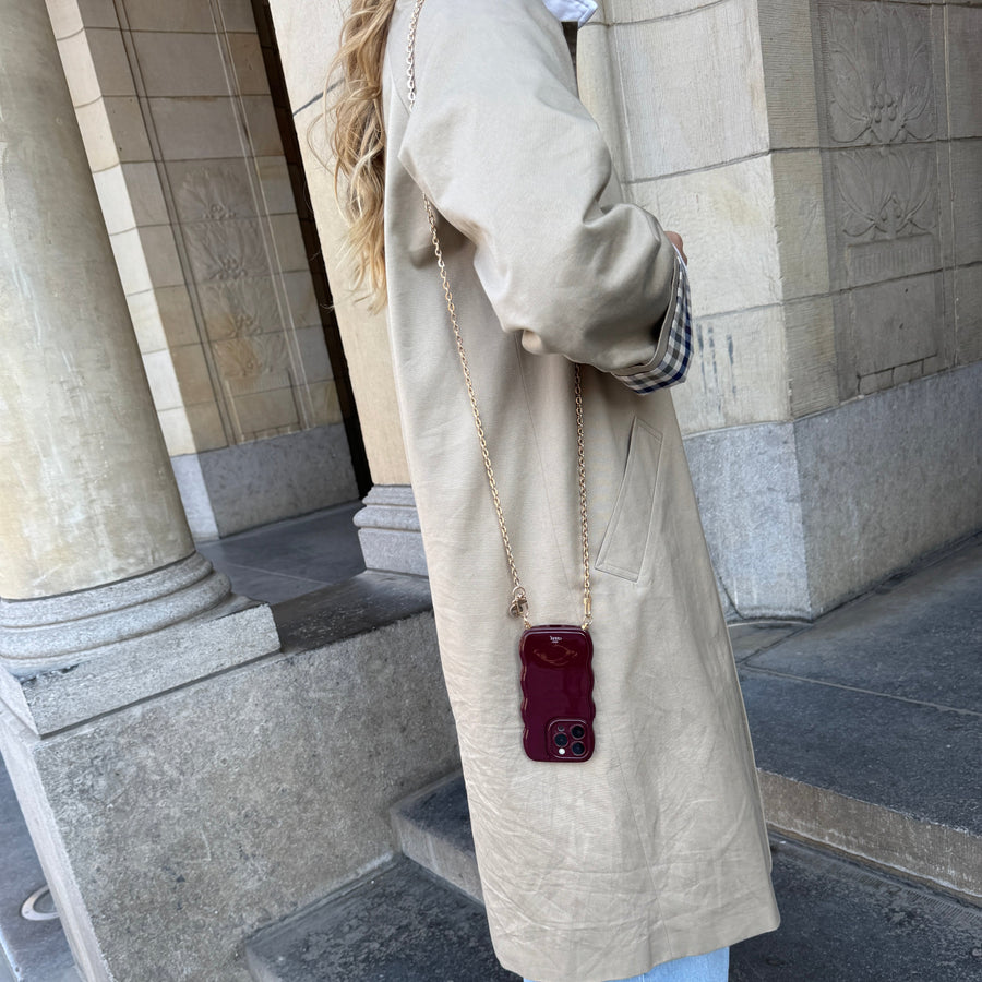 Glossy Wavy Cord Case Burgundy - Dreamy (long) - iPhone 17 Air