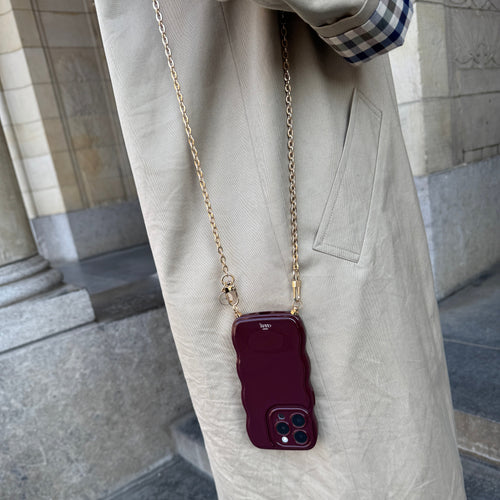 xoxo Wildhearts Glossy Wavy Cord Case Burgundy - Dreamy (long) - iPhone 17 Air