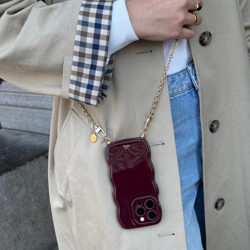 xoxo Wildhearts Glossy Wavy Cord Case Burgundy - Dreamy (long) - iPhone 17
