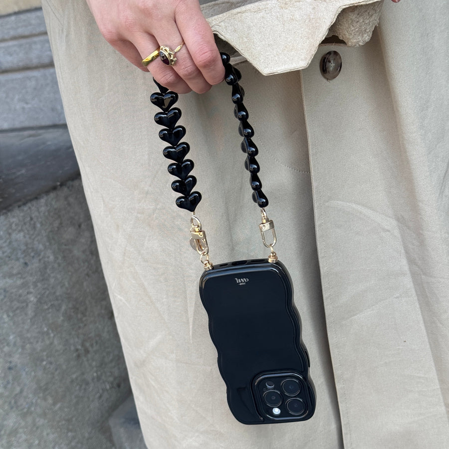 Glossy Wavy Cord Case Black - Funky Hearts (black) - iPhone 17 Pro