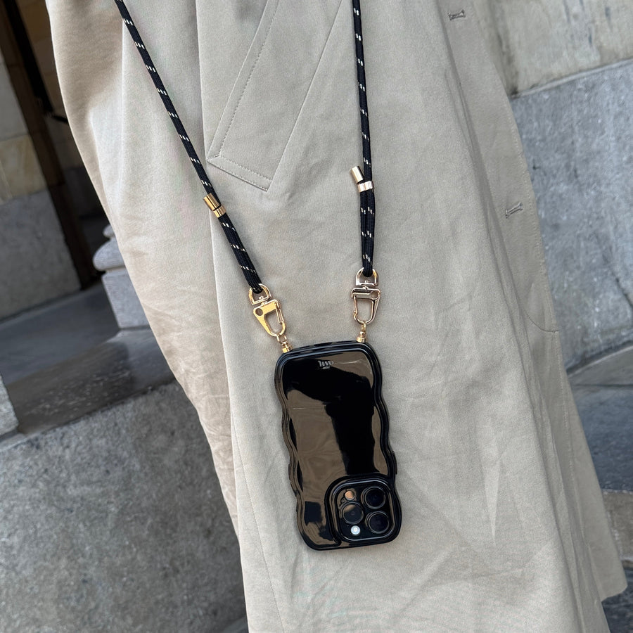 Glossy Wavy Cord Case Black - Gold Goddess - iPhone 17
