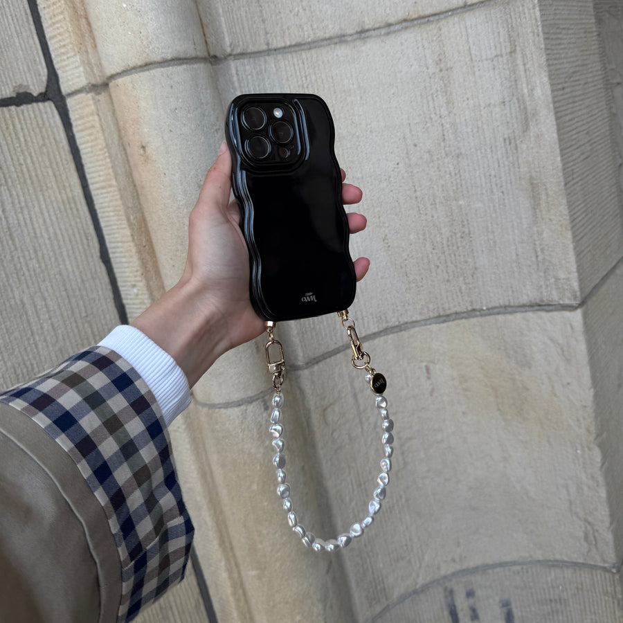 Glossy Wavy Cord Case Black - Pearlfection (short) - iPhone 17 Pro Max