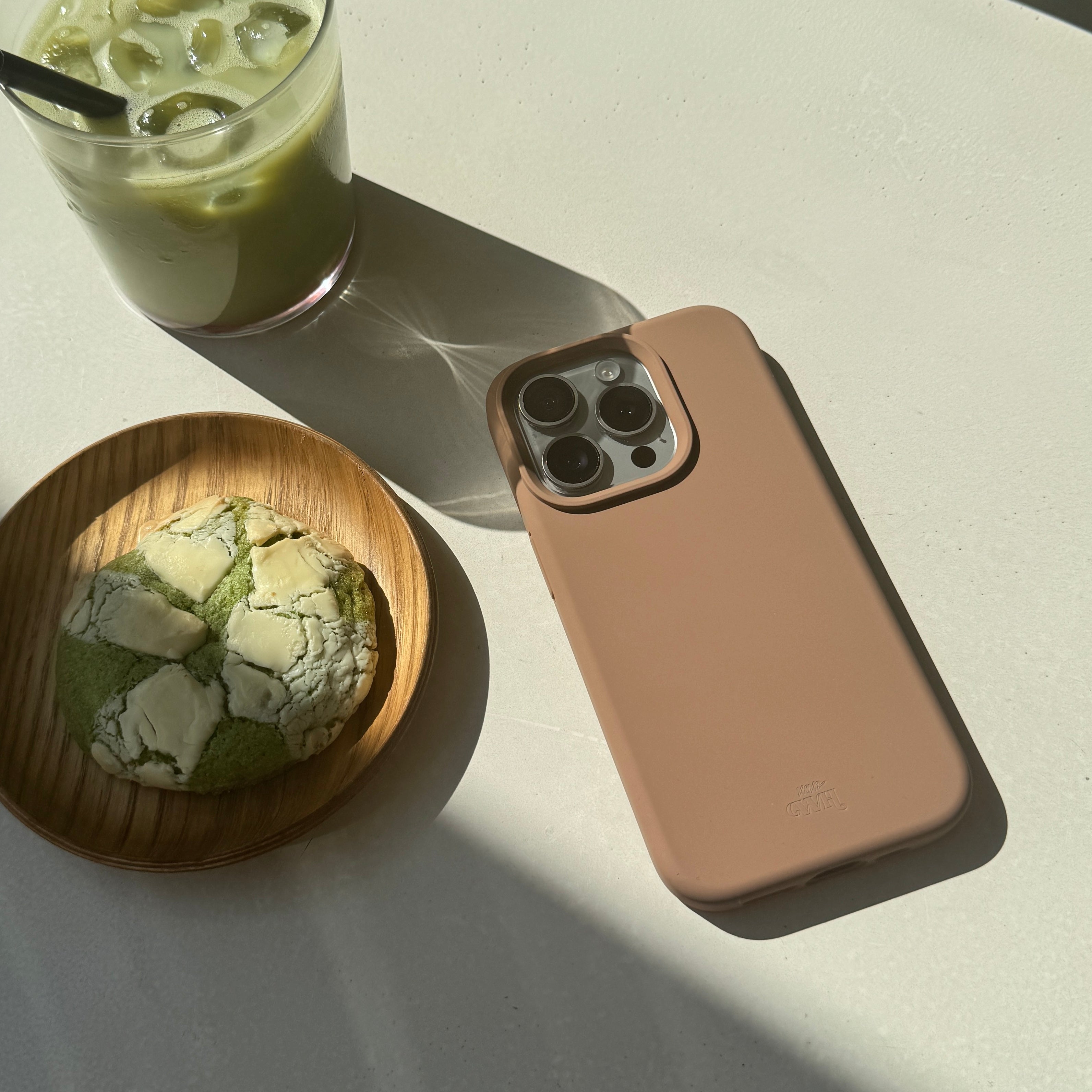 xoxo Wildhearts Shockproof silicone case Brown - iPhone 16 Pro Max