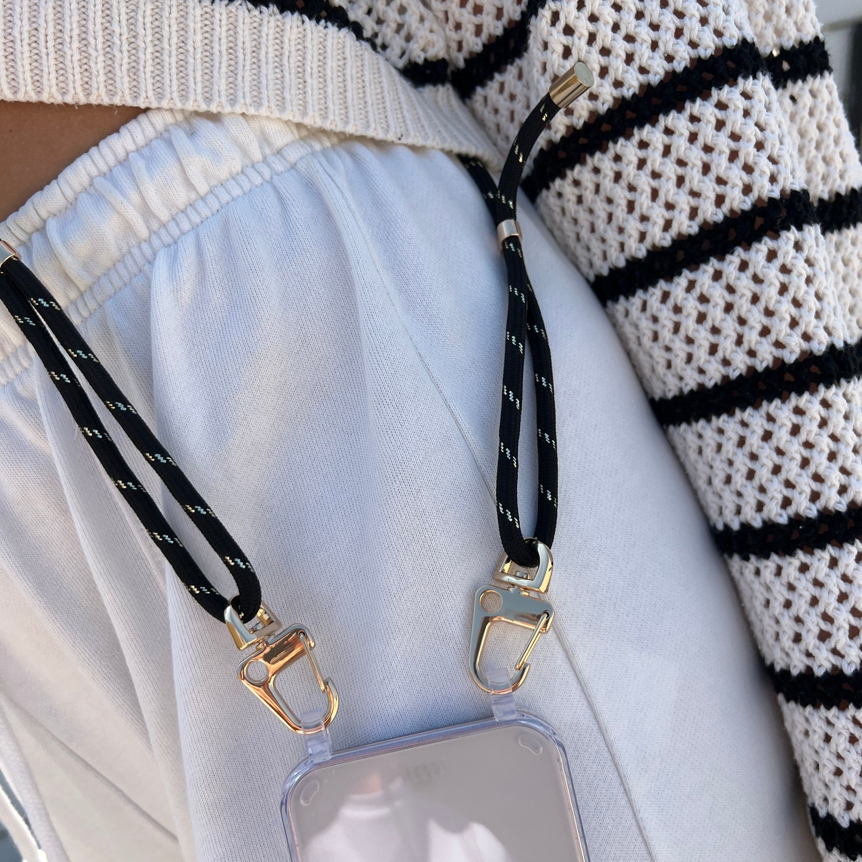 xoxo Wildhearts iPhone 17 - Gold Goddess Transparant Cord Case