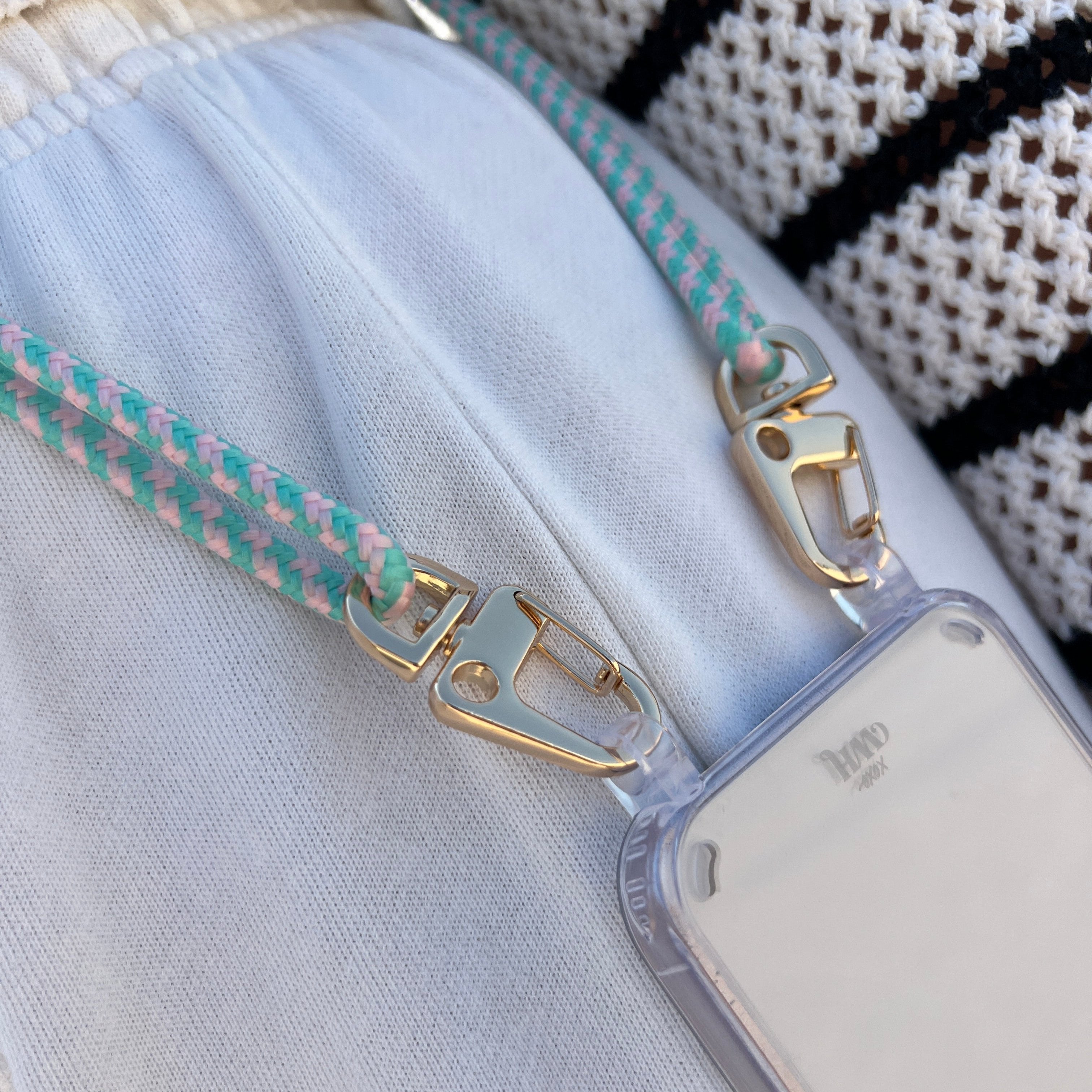 xoxo Wildhearts iPhone 17 Pro - Aqua Pink Transparant Cord Case