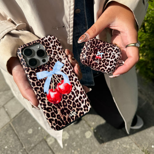 xoxo Wildhearts Cherry Wild - iPhone 16 Pro Max