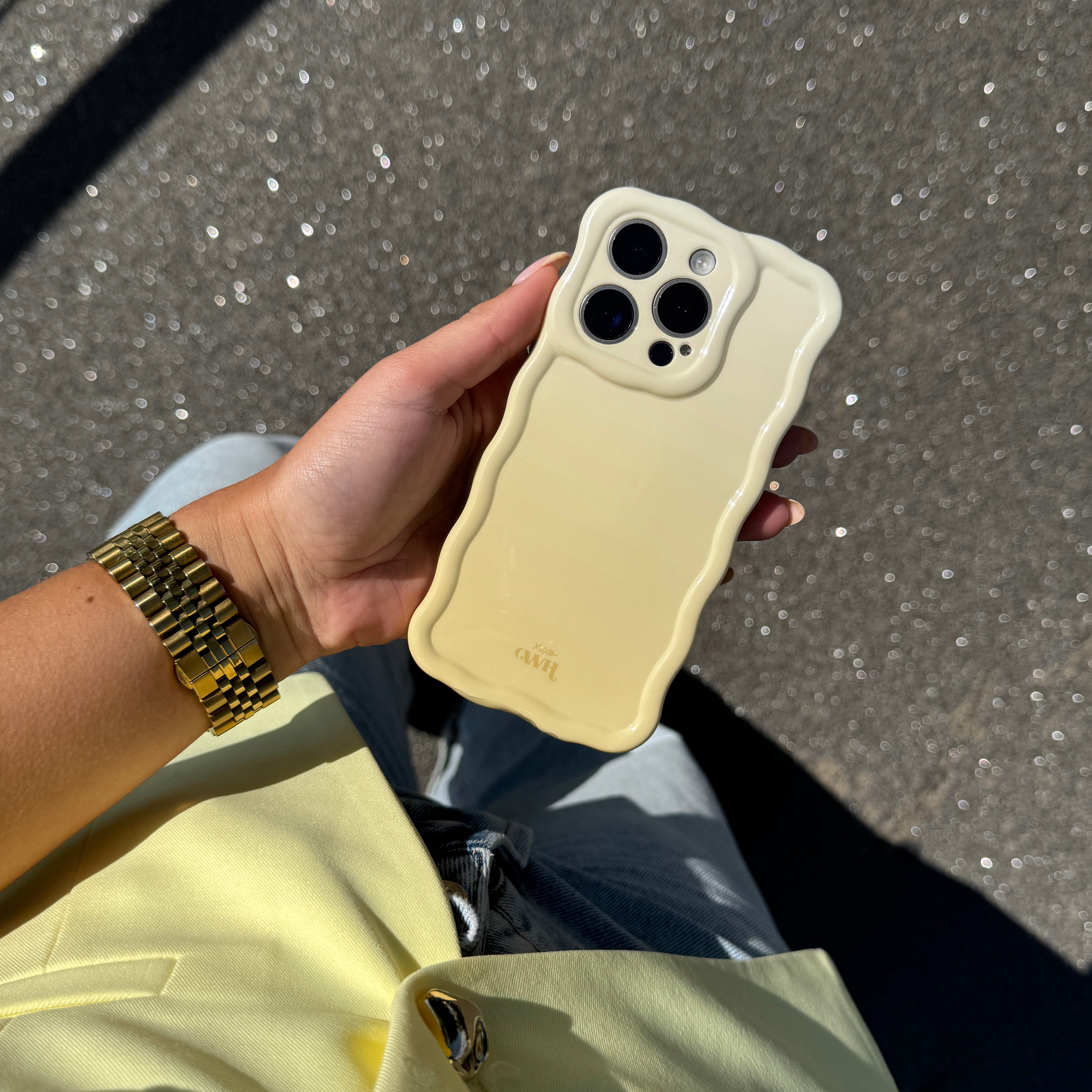 xoxo Wildhearts Glossy Wavy Case Buttercup - iPhone 16 Pro Max