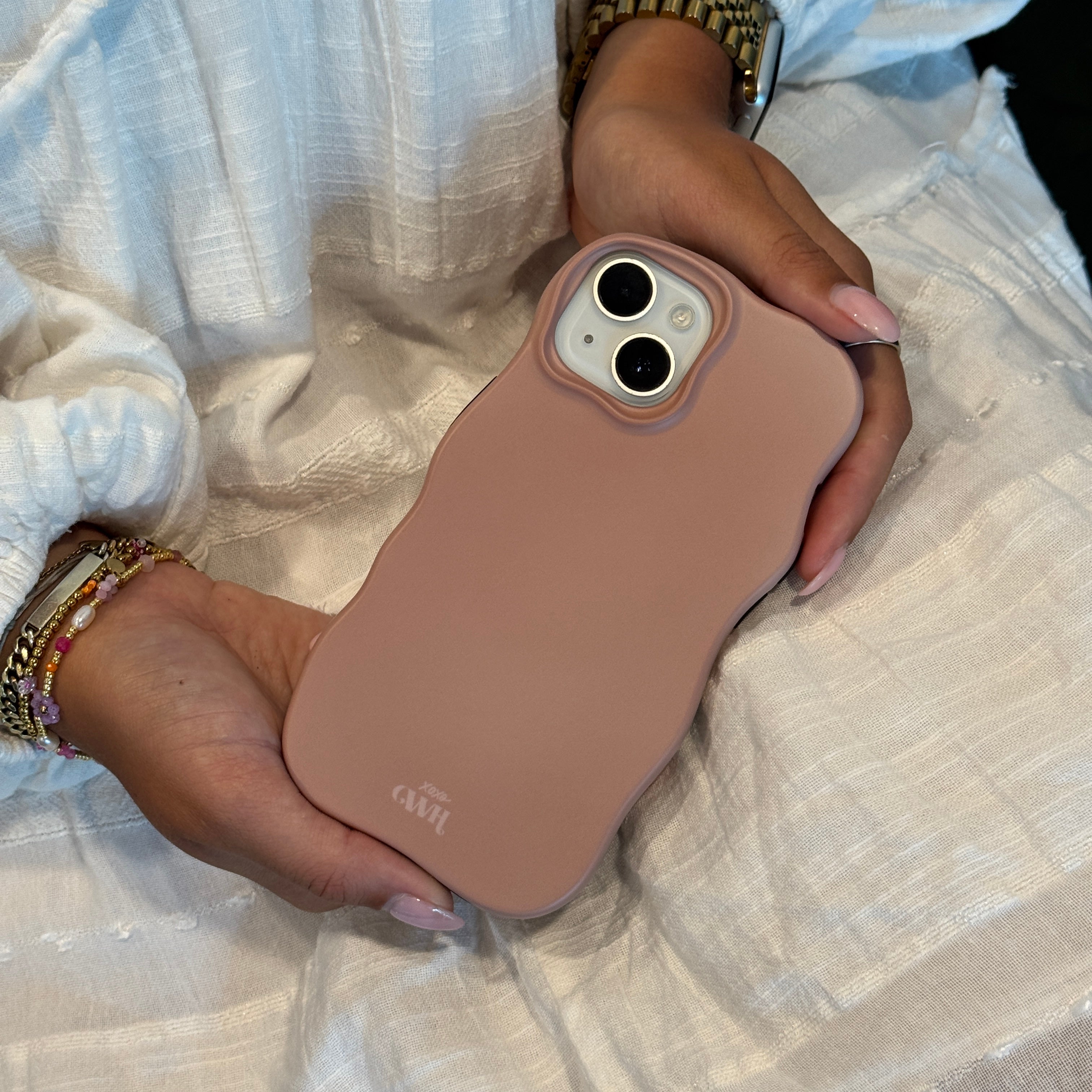 xoxo Wildhearts Wavy Case Brown - iPhone 16 Pro Max
