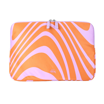 13-14 inch laptop sleeve in Boogie Wonderland Orange met paarse golven en dubbele rits.