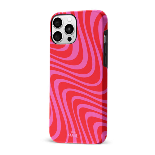 Berry Much iPhone 15 Pro Max hoesje met levendig roze/rood golvend design en matte afwerking.