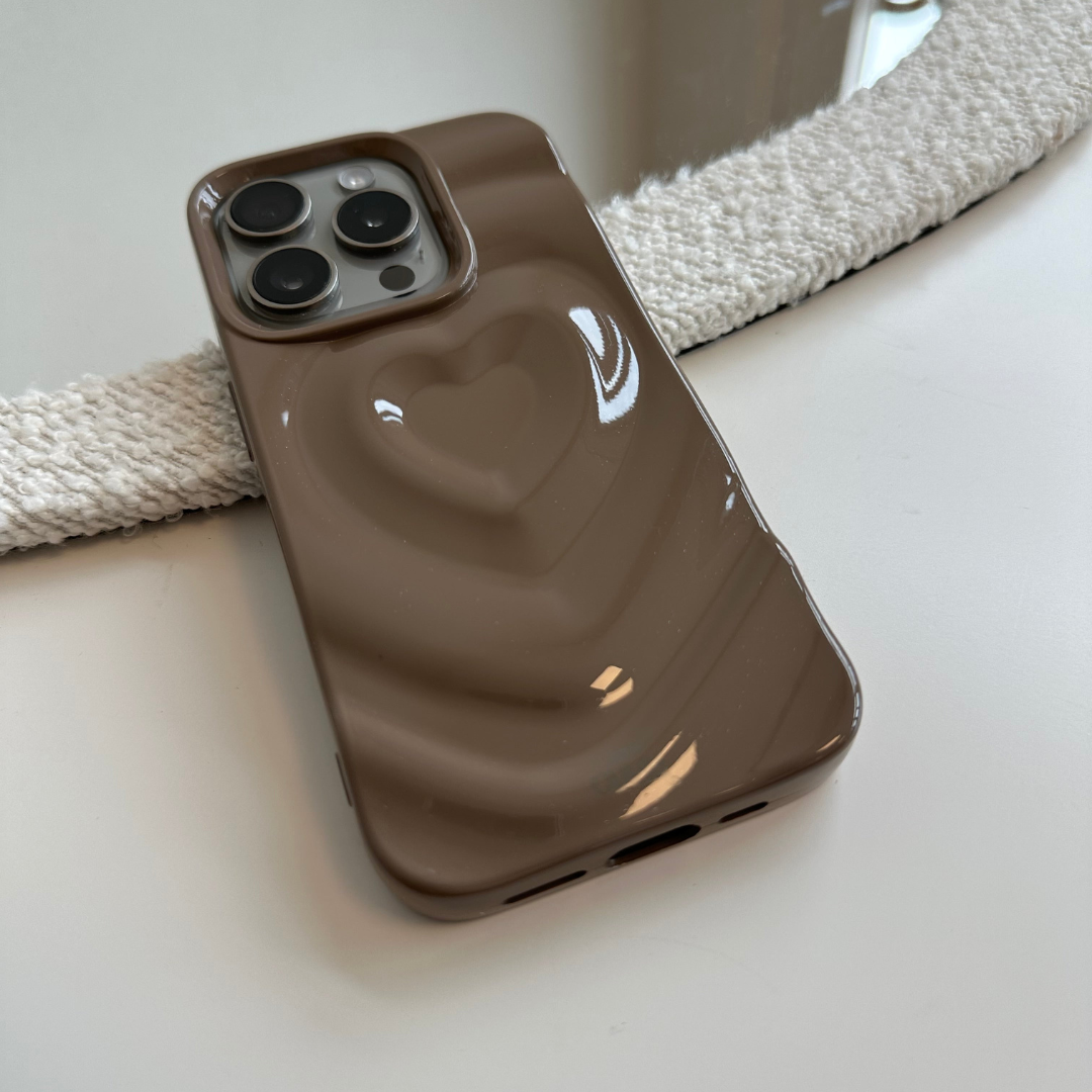 xoxo Wildhearts - Biggest Love Brown - iPhone 17