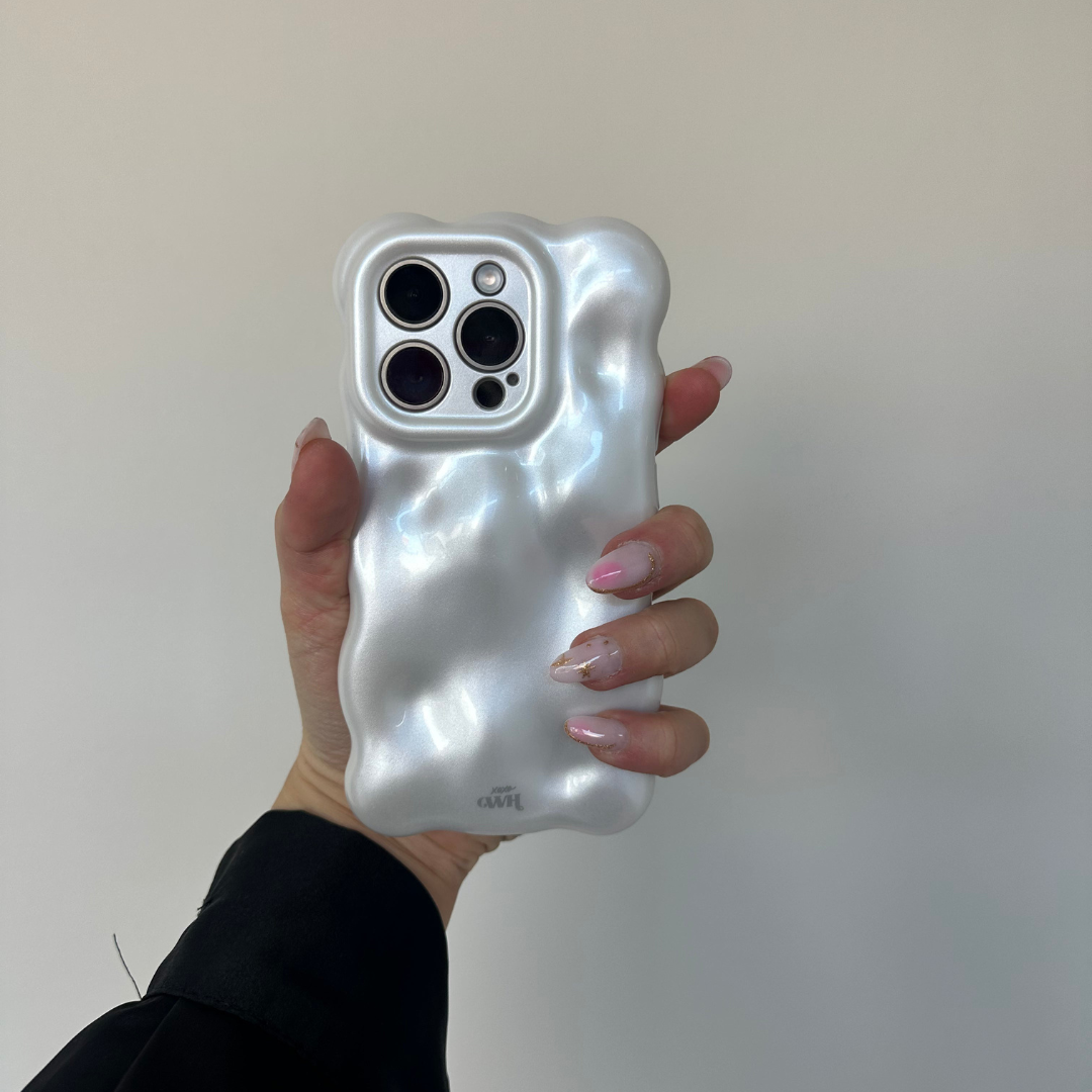 xoxo Wildhearts - Bubbly case White - iPhone 17