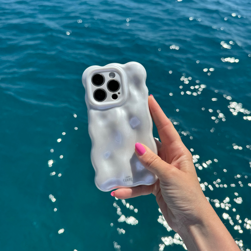 xoxo Wildhearts - Bubbly case White - iPhone 17