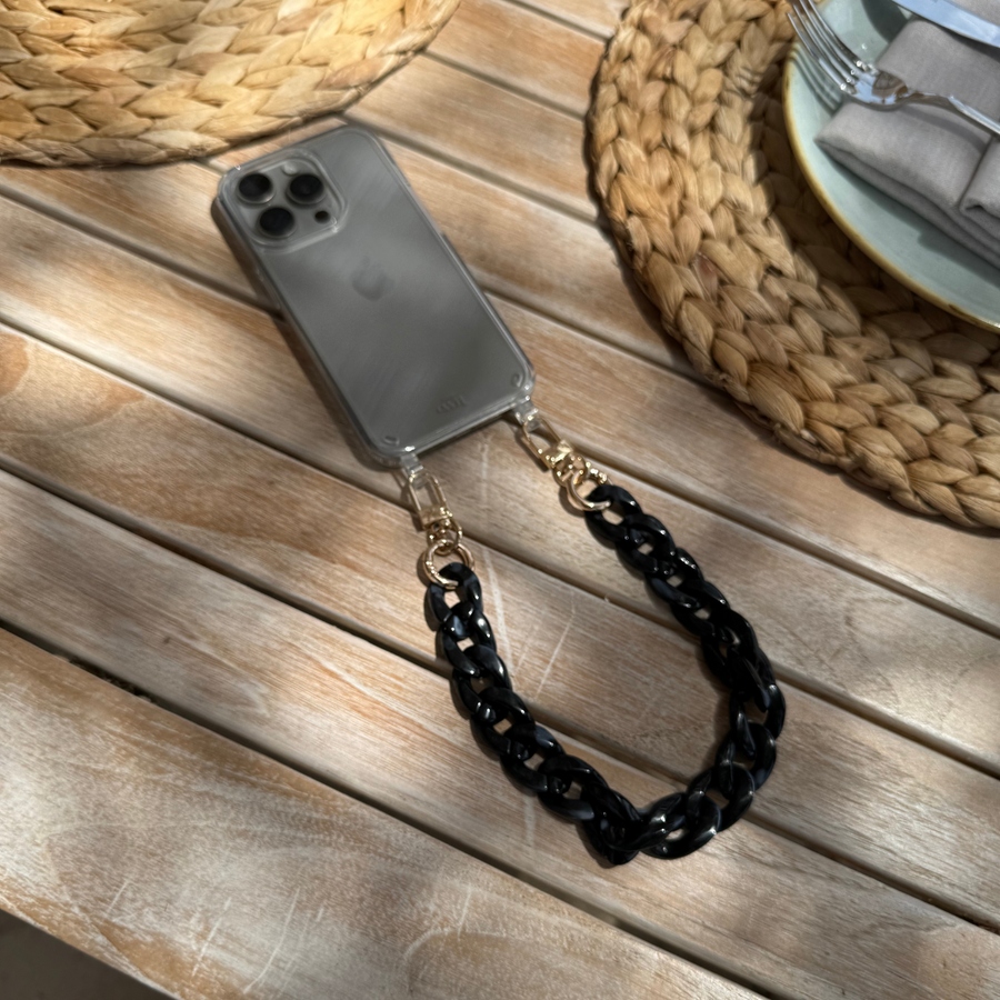 xoxo Wildhearts - iPhone 13 Pro Max - Marble Black Transparant Cord Case - Short Cord