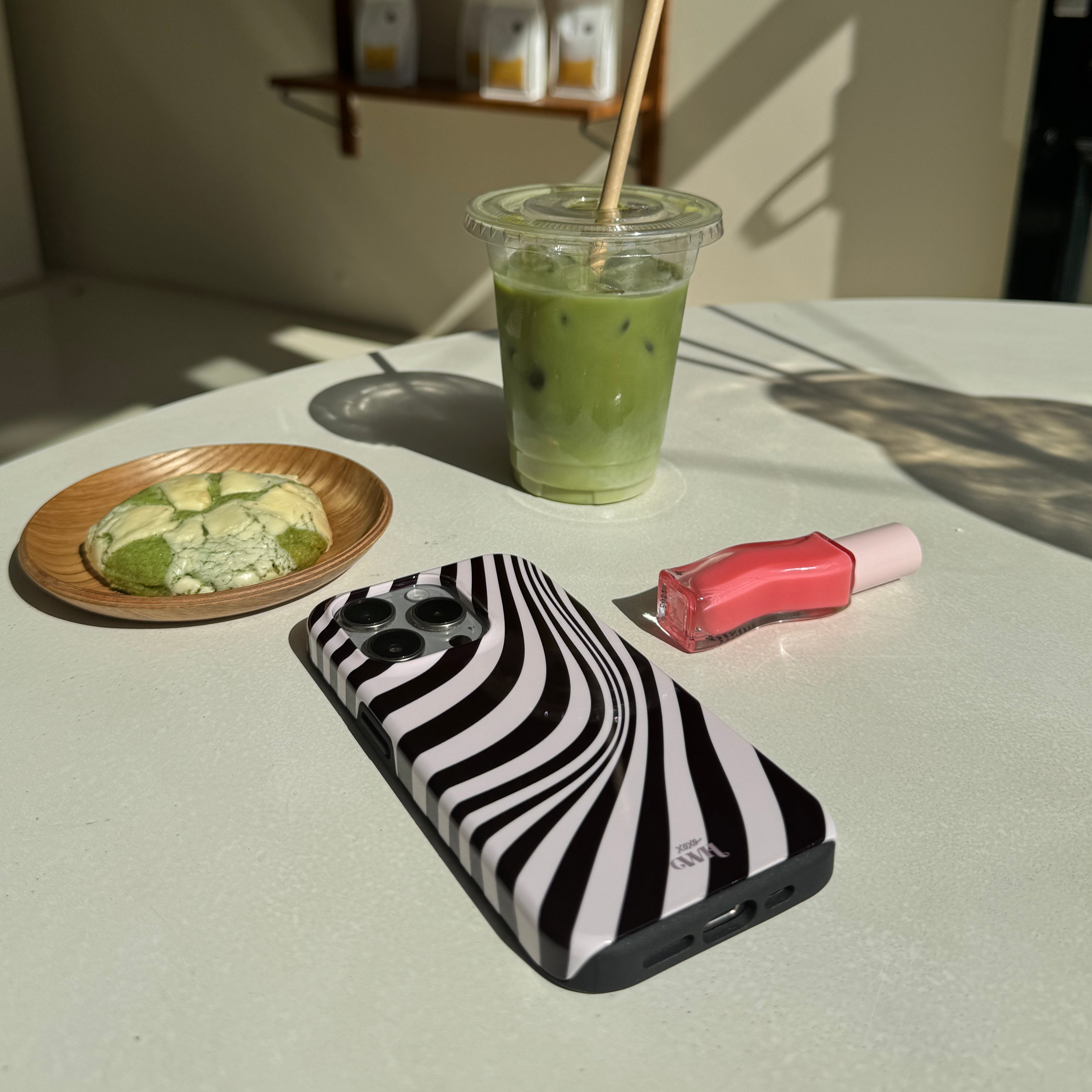 xoxo Wildhearts Optical Illusion - iPhone 16 Pro Max