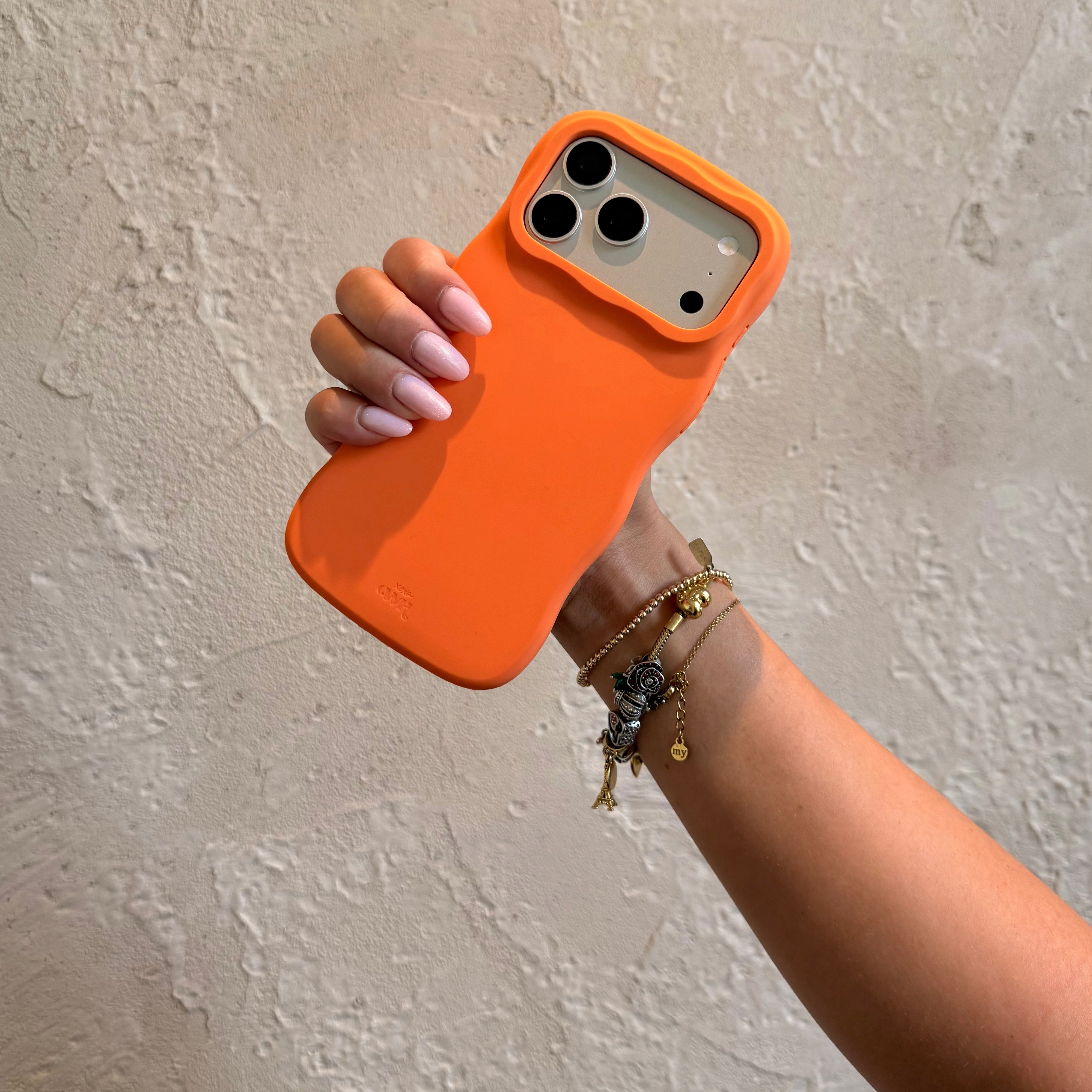 Silicone Wavy Case - Orange - iPhone 17 Pro