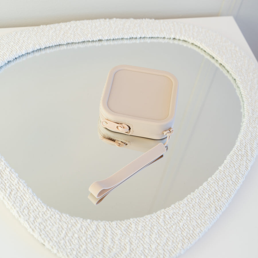 xoxo Wildhearts - Silicone Bag - Beige