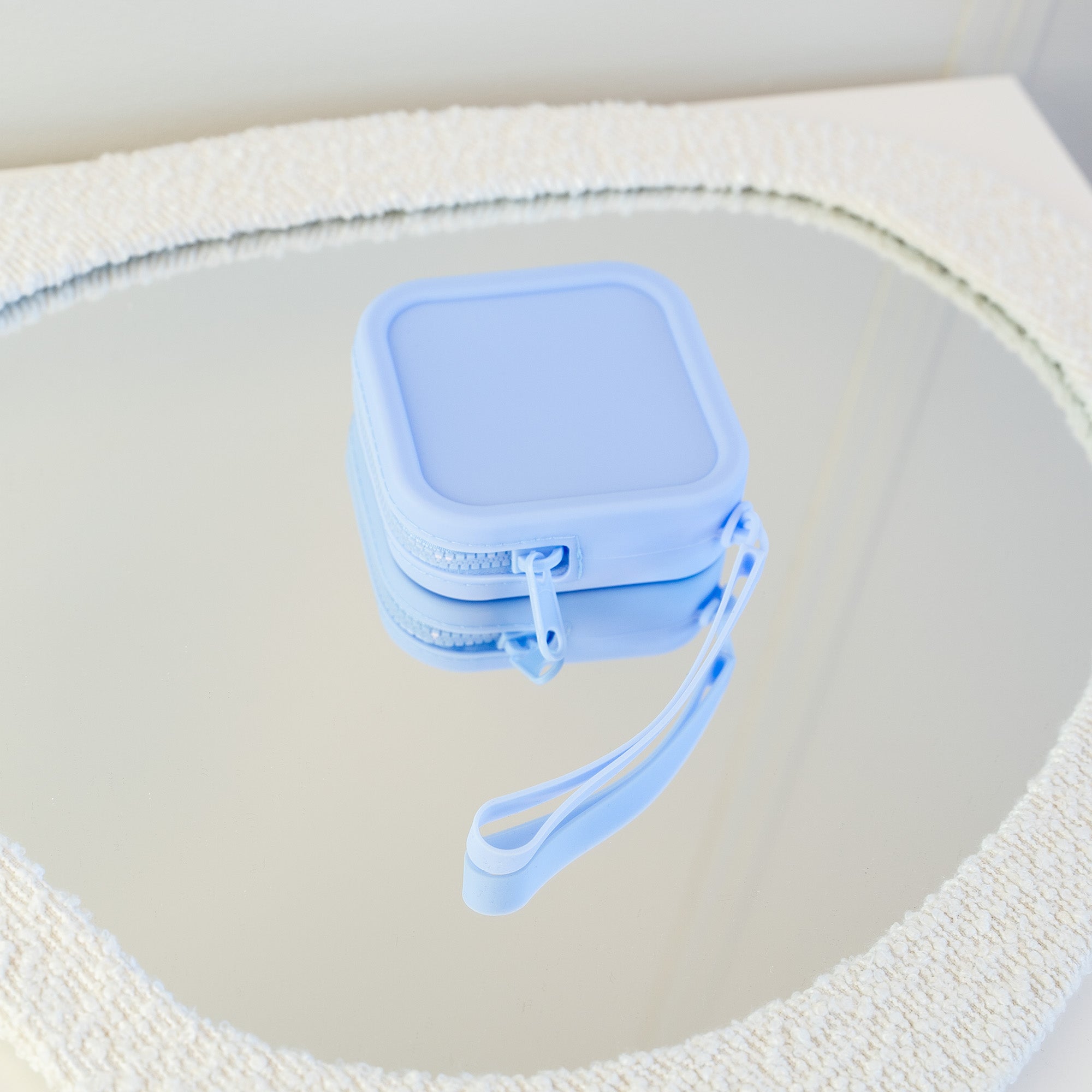 xoxo Wildhearts - Silicone Bag - Light Blue