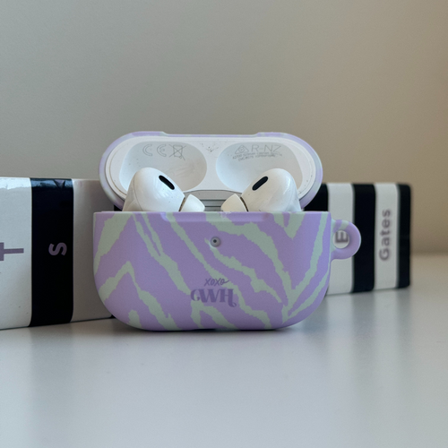 xoxo Wildhearts - AirPods Pro 2 case - Main Character - Matte