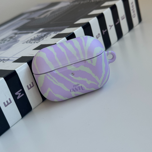 xoxo Wildhearts - AirPods Pro 2 case - Main Character - Matte