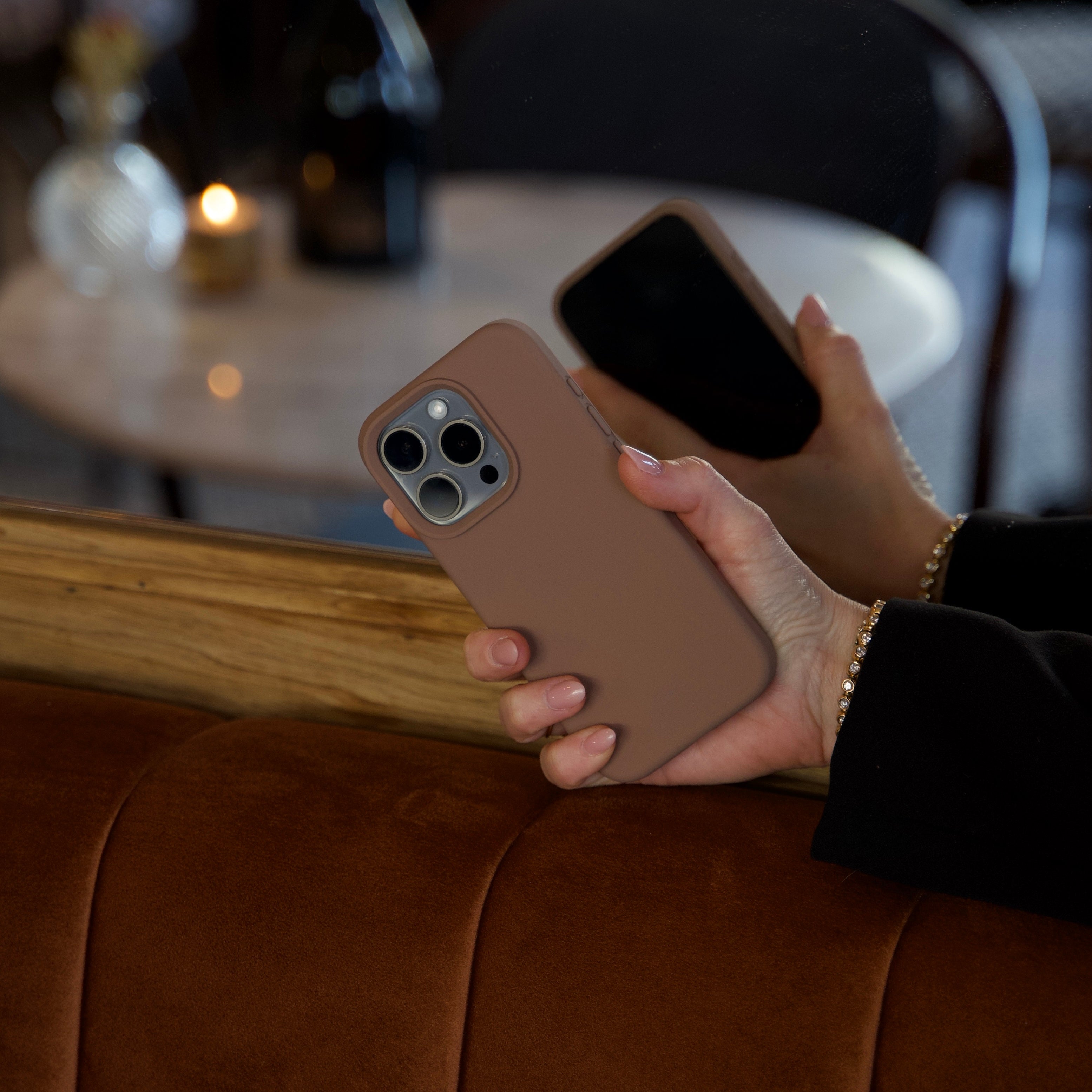 xoxo Wildhearts Shockproof silicone case Brown - iPhone 16 Pro Max