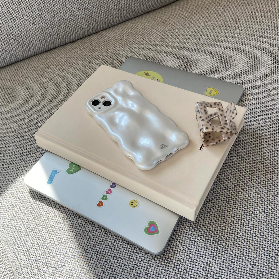 xoxo Wildhearts - Bubbly case White - iPhone 17