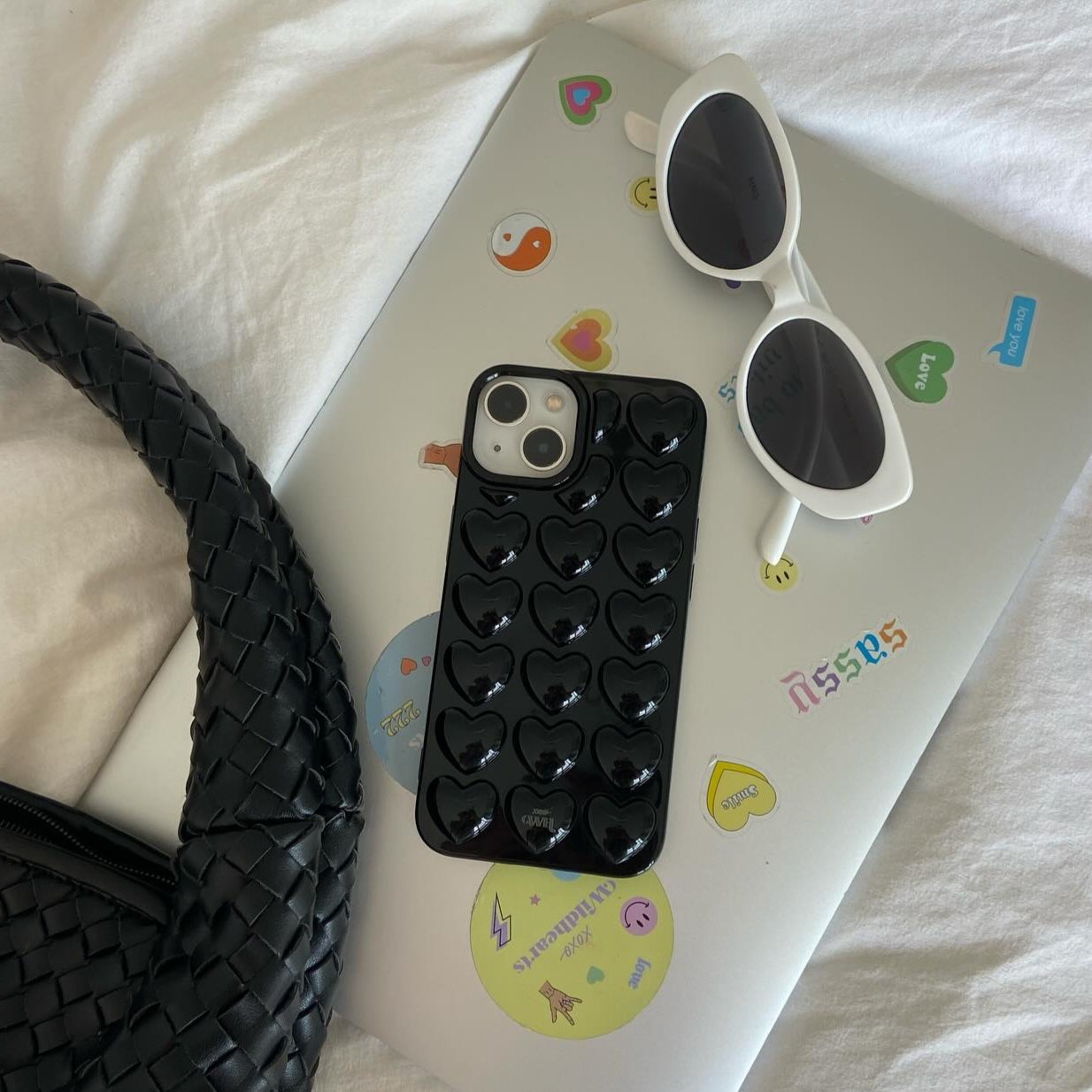 xoxo Wildhearts - Heartbreaker Black - iPhone 17