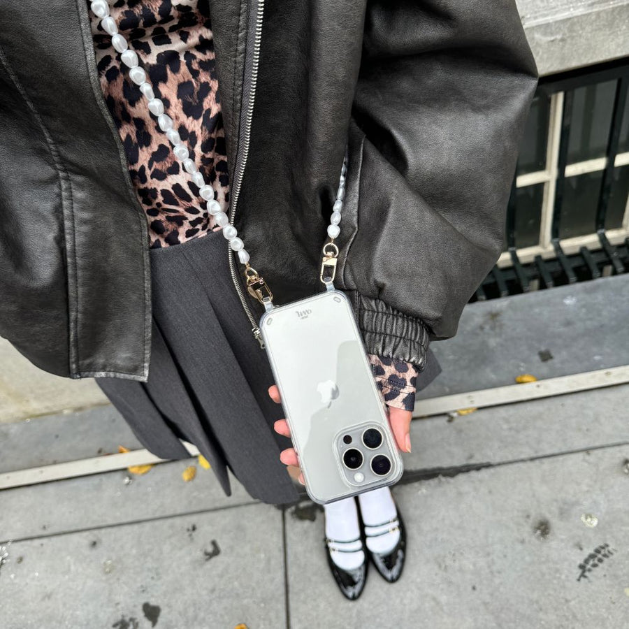 xoxo Wildhearts iPhone 16e - Pearlfection Transparant Cord Case - Long cord