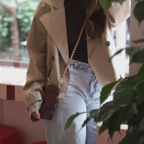 Glossy Wavy Cord Case Burgundy - Classic Chain Burgundy (long) - iPhone 12