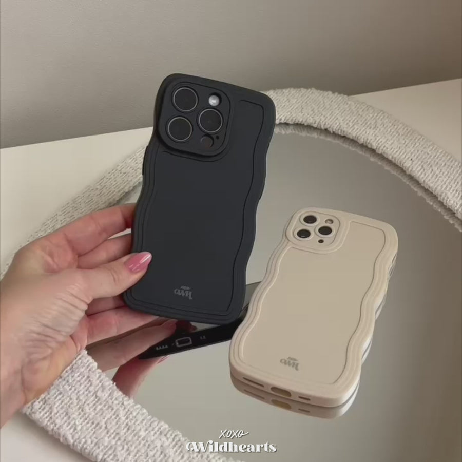 Wavy case Black - iPhone 12