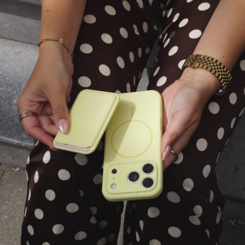 Silicone case with MagSafe Wallet (Yellow)