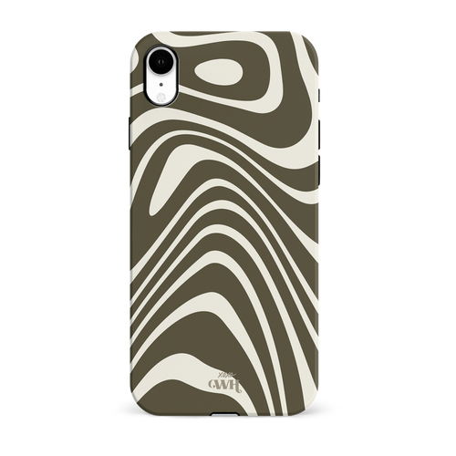 iPhone XR hoesje met groovy groen en off-white wervelpatroon, gemaakt van stevig hard kunststof.