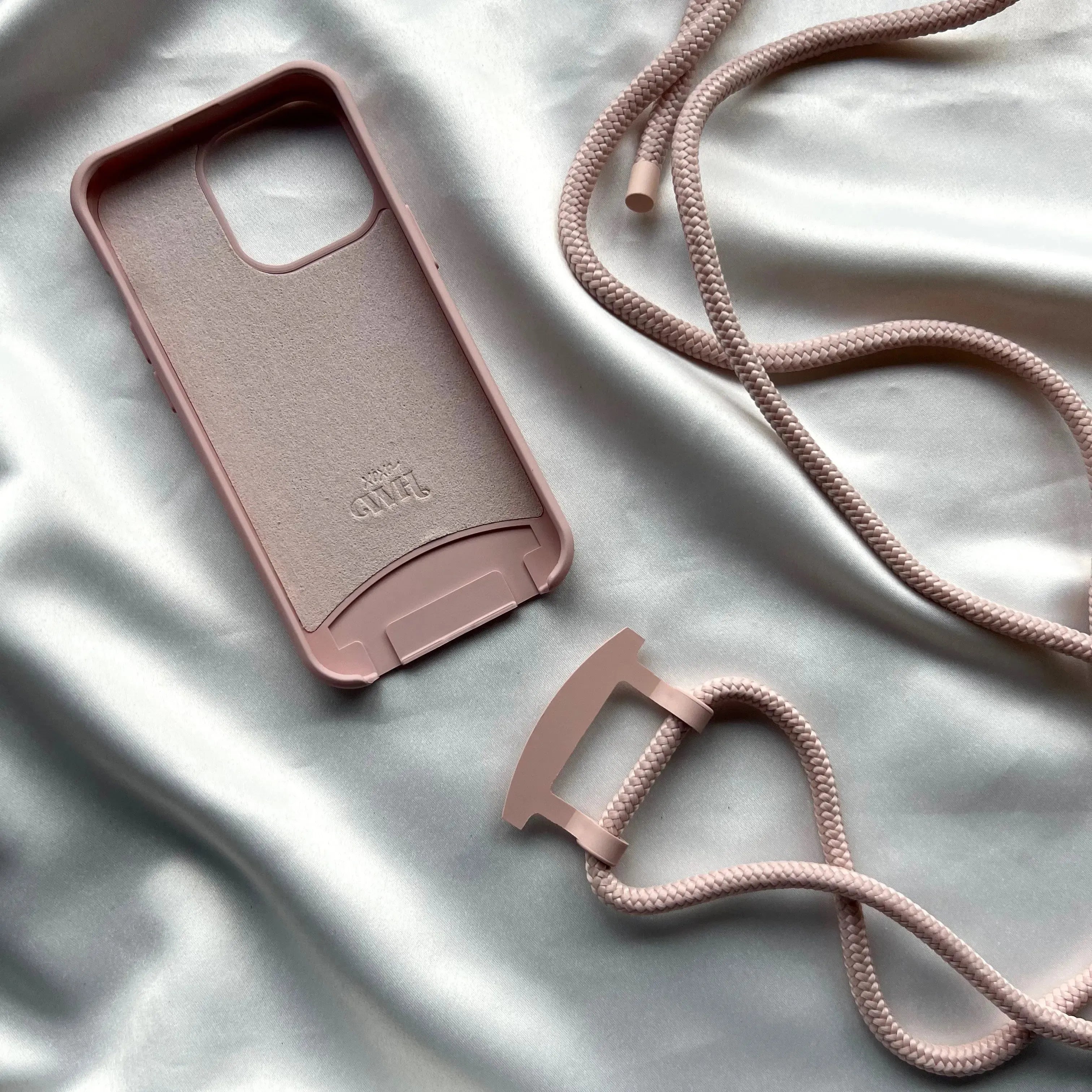 xoxo Wildhearts - iPhone 7/8 Plus - Pink Personalized Cord Case