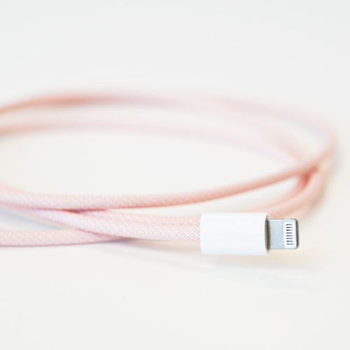 xoxo Wildhearts - USB-C to Lightning cable - 1 Meter (pink)