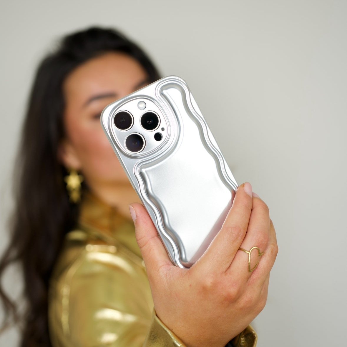 xoxo Wildhearts - Wavy case Silver - iPhone 14